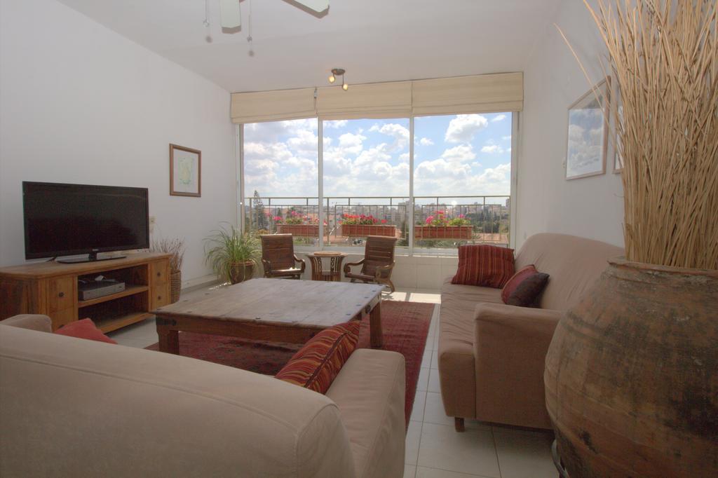 Kfar Saba View Apartment Номер фото